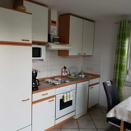 In Sonniger Lage In Appartement *